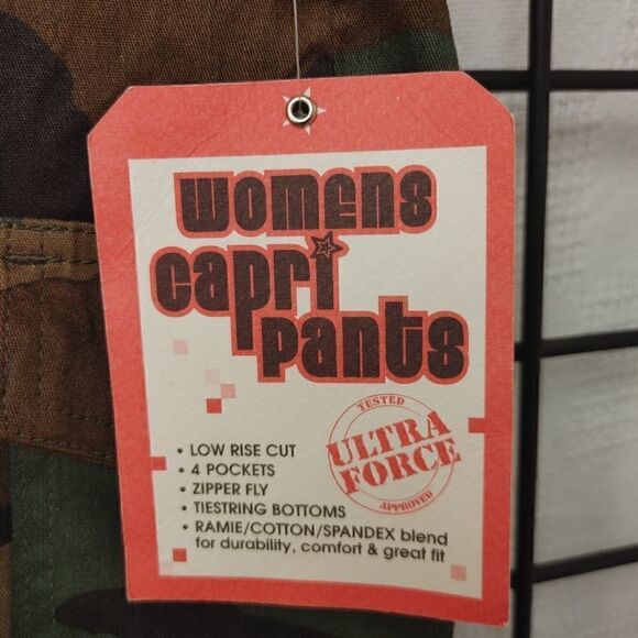 ROTHCO WOMEN'S WOODLAND CAMOUFLAGE CAPRI PANTS. - Picture 6 of 9